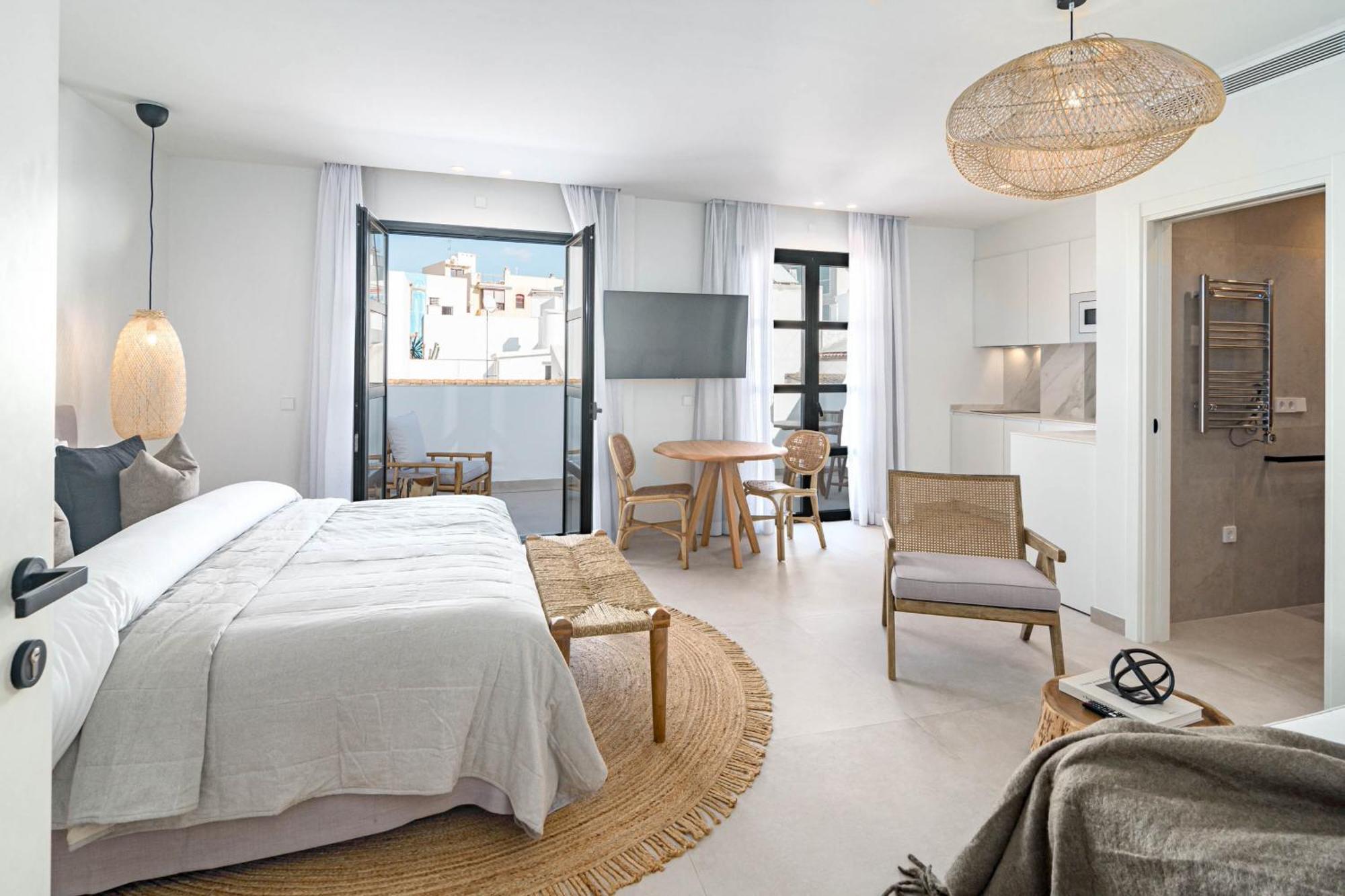 Seaclub Suites Estepona Exteriör bild